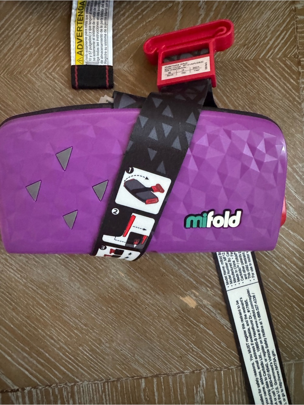 mifold Compact Booster Seat - Purple - Picture 5 of 11